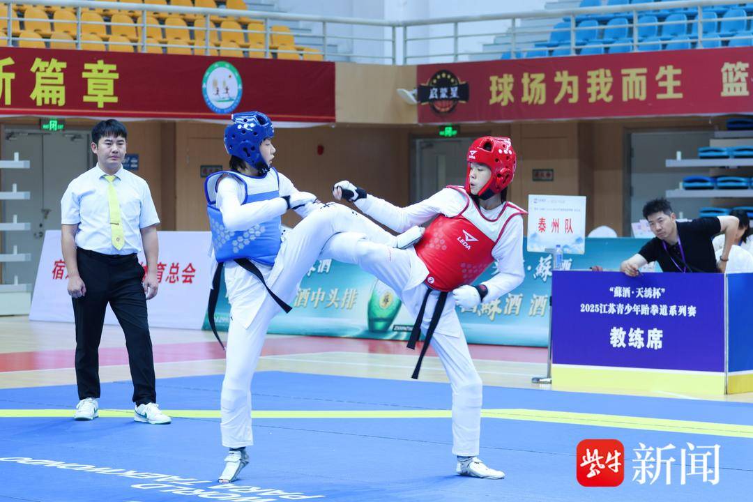 毅力的双重, 为现场观众, 攻等精彩动 毅力的双重, 为现场观众, 攻等精彩动