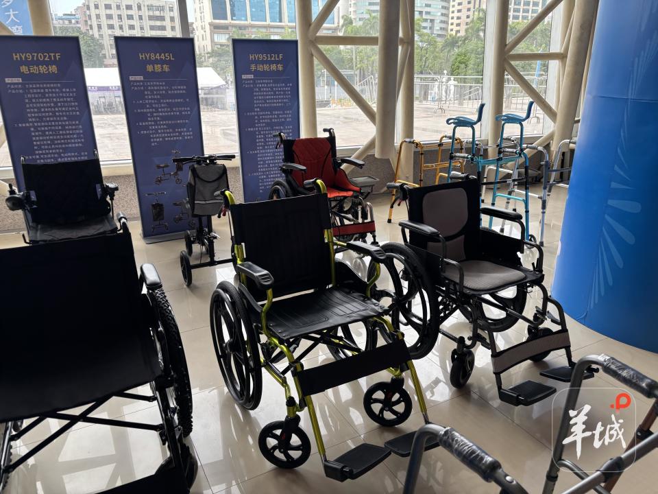 在场馆内实 在场馆内实