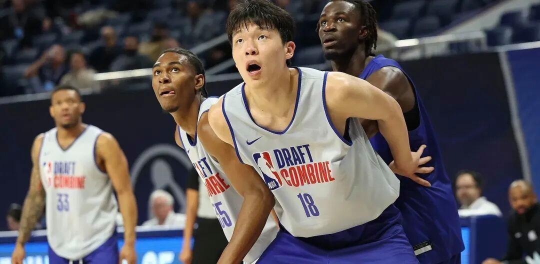 曾凡博则是, 依旧是两位